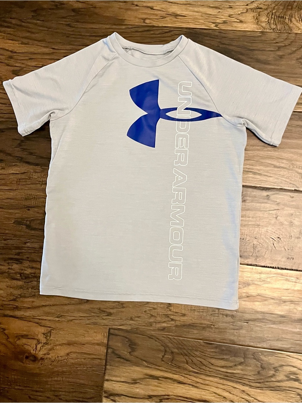 Under Armour Boys Light Gray Short-Sleeve Performance Tee with Blue Logo
